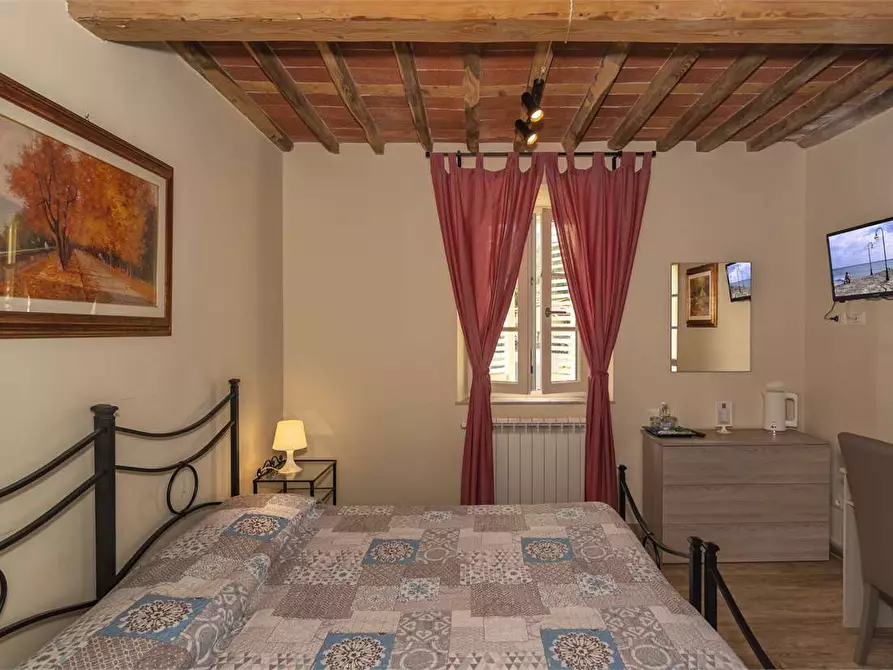 Immagine 15 di Rustico / casale in vendita  in capannori a Capannori