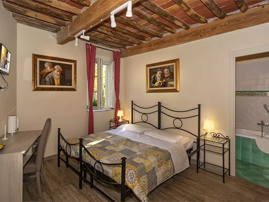 Immagine 8 di Rustico / casale in vendita  in capannori a Capannori