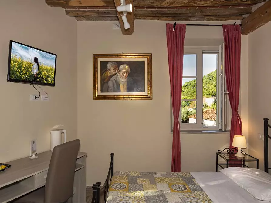 Immagine 10 di Rustico / casale in vendita  in capannori a Capannori