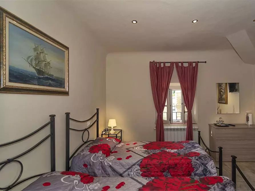 Immagine 27 di Rustico / casale in vendita  in capannori a Capannori