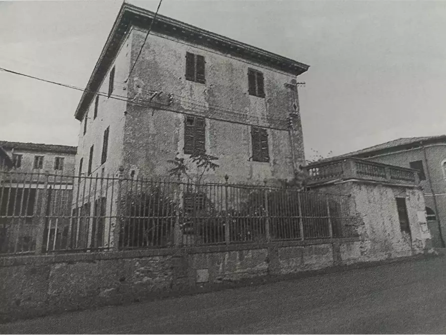 Immagine 5 di Rustico / casale in vendita  a Capannori