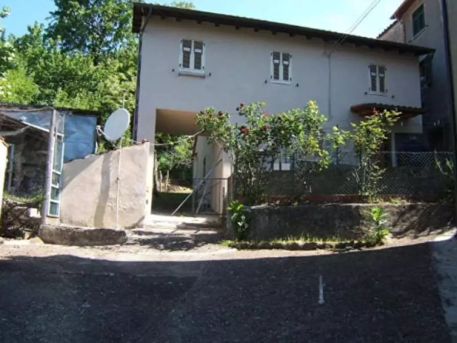 Immagine 1 di Porzione di casa in vendita  in metra a Minucciano