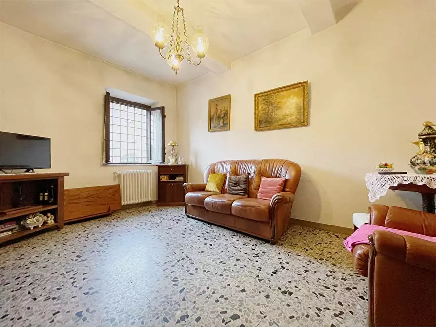 Immagine 1 di Porzione di casa in vendita  in Zone a Capannori