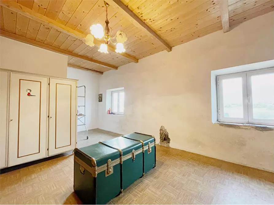 Immagine 11 di Porzione di casa in vendita  in Zone a Capannori