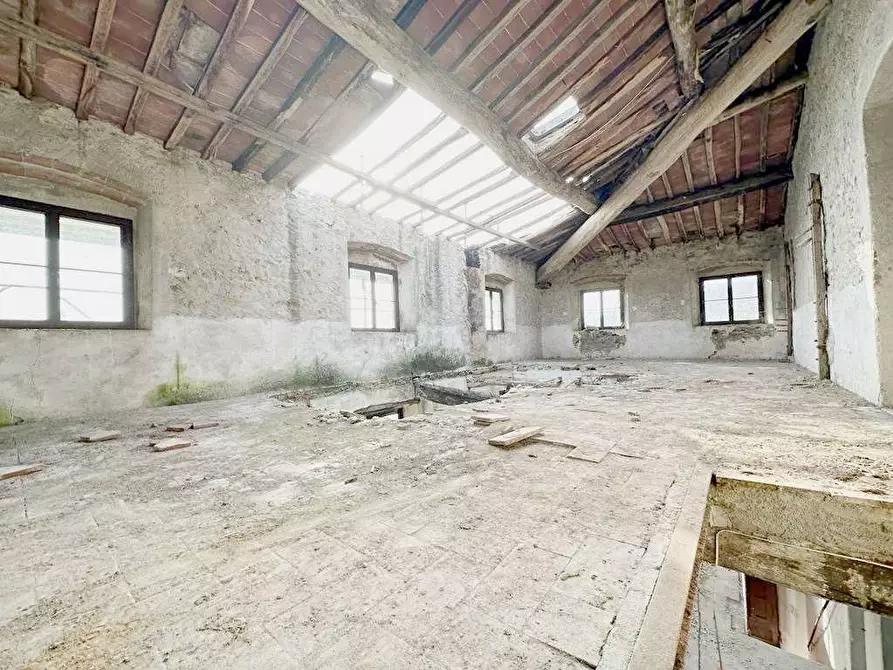 Immagine 5 di Porzione di casa in vendita  a Lucca