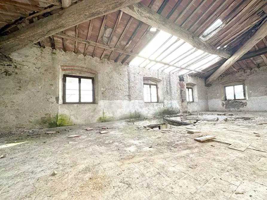 Immagine 8 di Porzione di casa in vendita  a Lucca