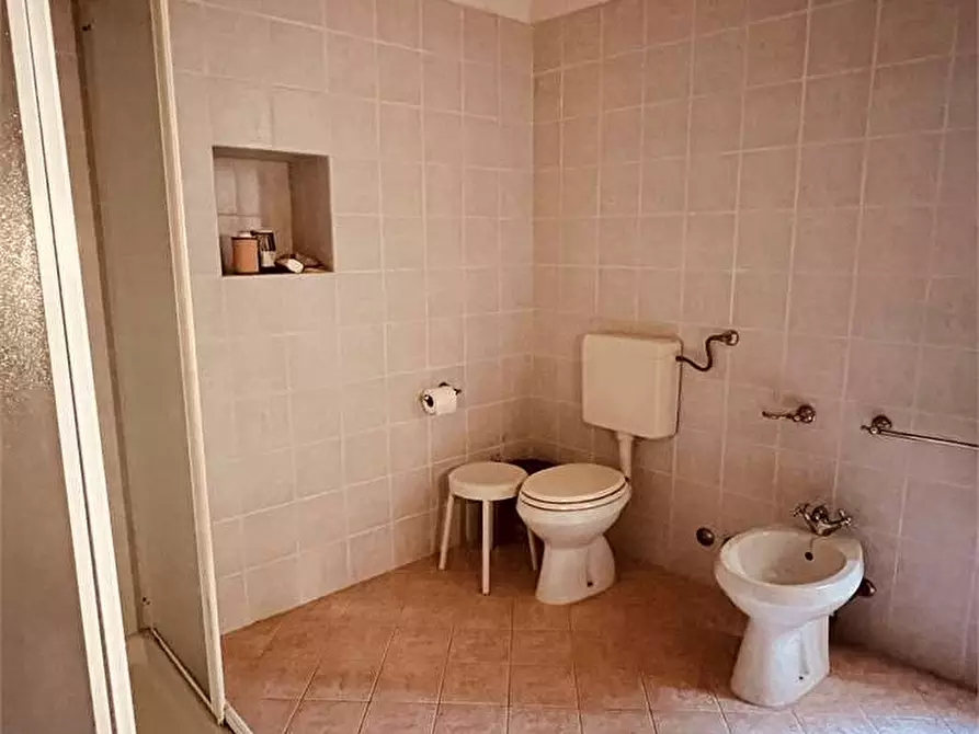 Immagine 14 di Appartamento in vendita  in via roma a Montecarlo