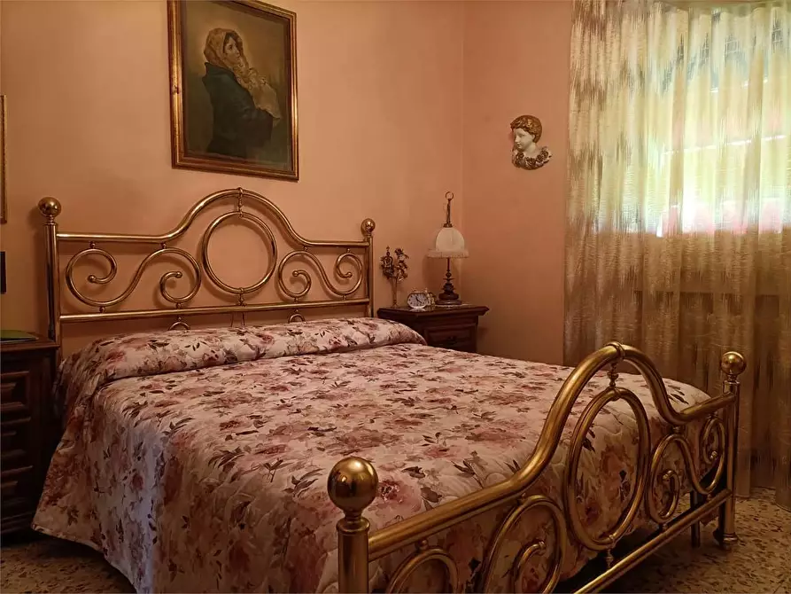 Immagine 13 di Villa in vendita  in Porcari a Porcari