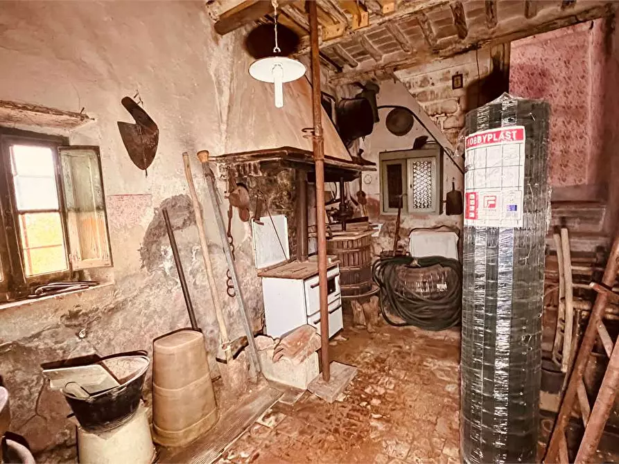 Immagine 11 di Porzione di casa in vendita  in Montecarlo a Montecarlo