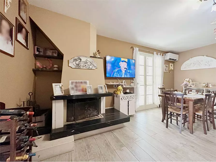 Immagine 6 di Villa in vendita  in via delle ville  493 a Capannori