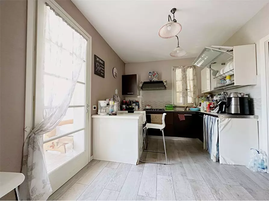 Immagine 9 di Villa in vendita  in via delle ville  493 a Capannori