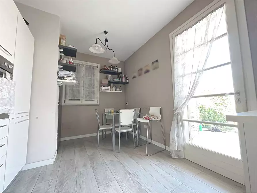 Immagine 10 di Villa in vendita  in via delle ville  493 a Capannori