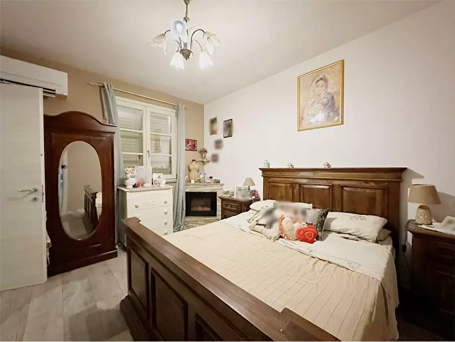 Immagine 13 di Villa in vendita  in via delle ville  493 a Capannori