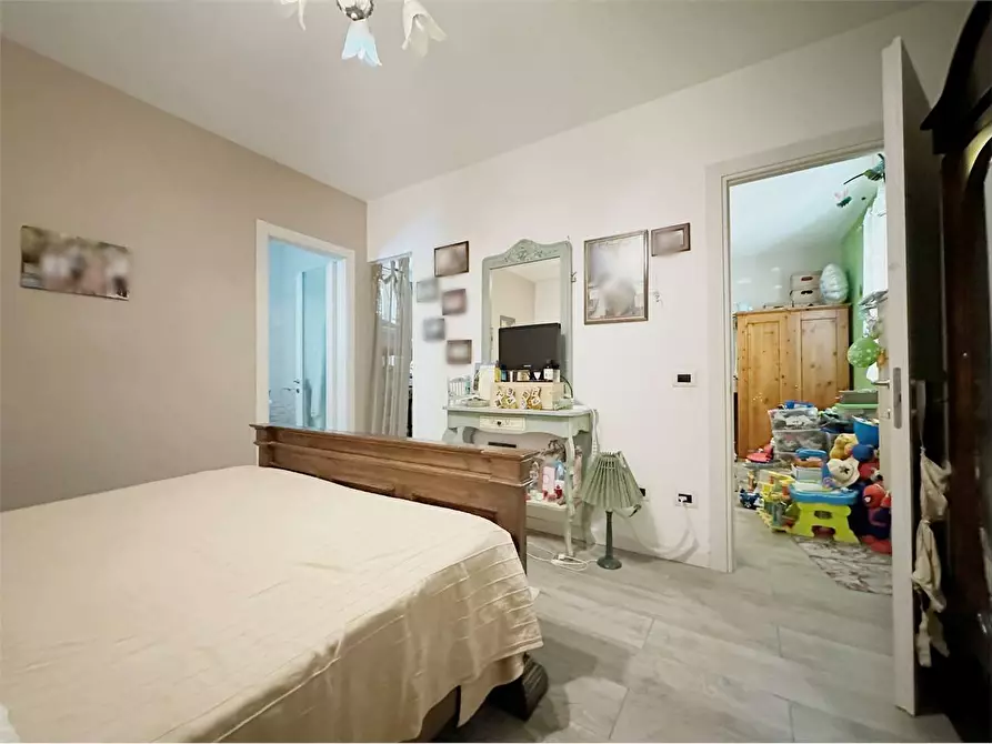 Immagine 17 di Villa in vendita  in via delle ville  493 a Capannori