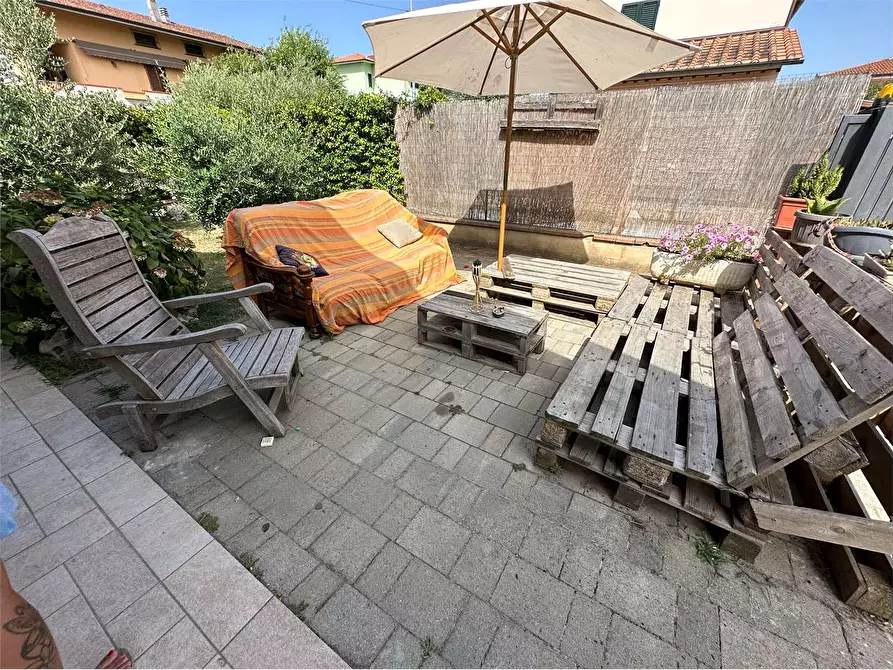 Immagine 24 di Villa in vendita  in via delle ville  493 a Capannori