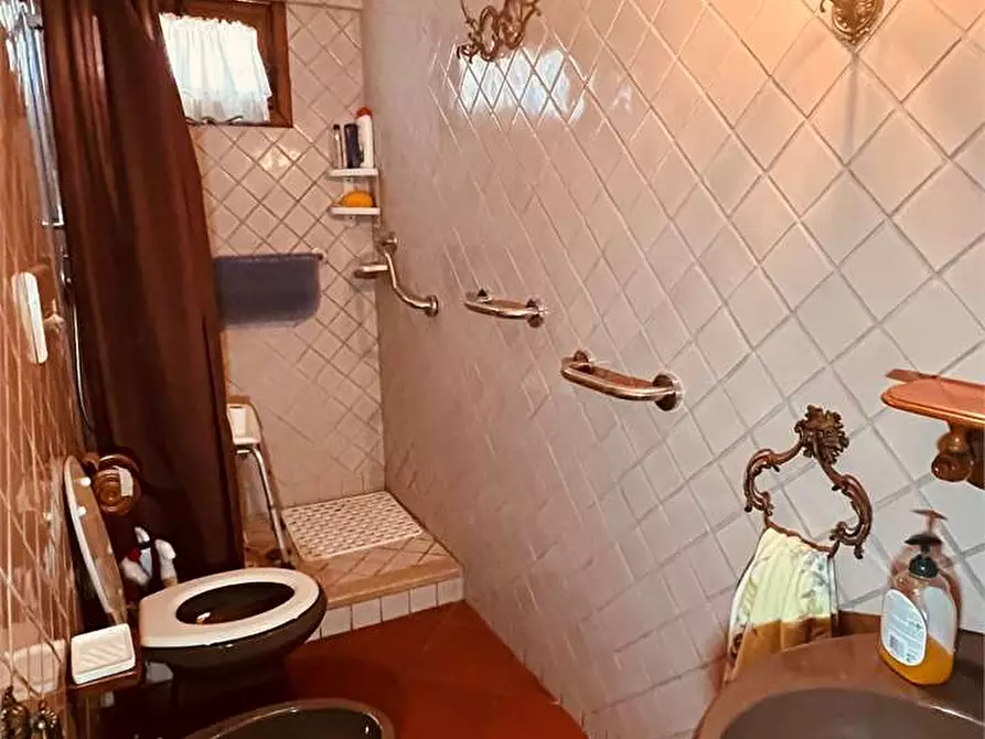 Immagine 30 di Villa in vendita  in San Marco a Lucca