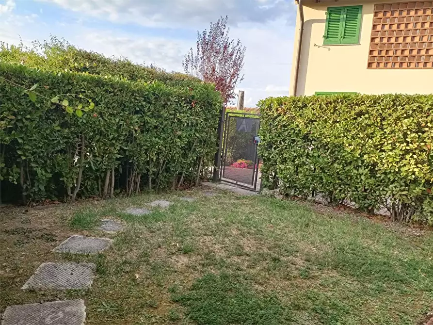 Immagine 15 di Casa bifamiliare in vendita  in piazza d'armi a Montecarlo