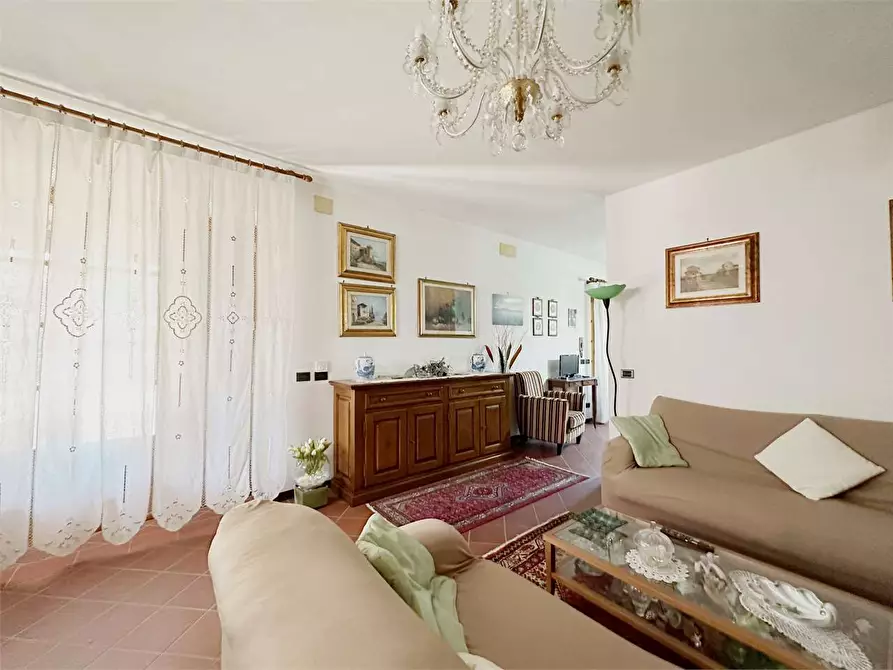 Immagine 2 di Porzione di casa in vendita  in Lappato  a Capannori