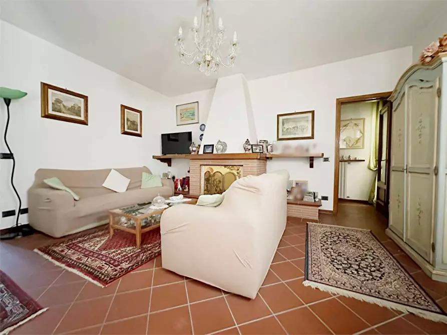 Immagine 3 di Porzione di casa in vendita  in Lappato  a Capannori