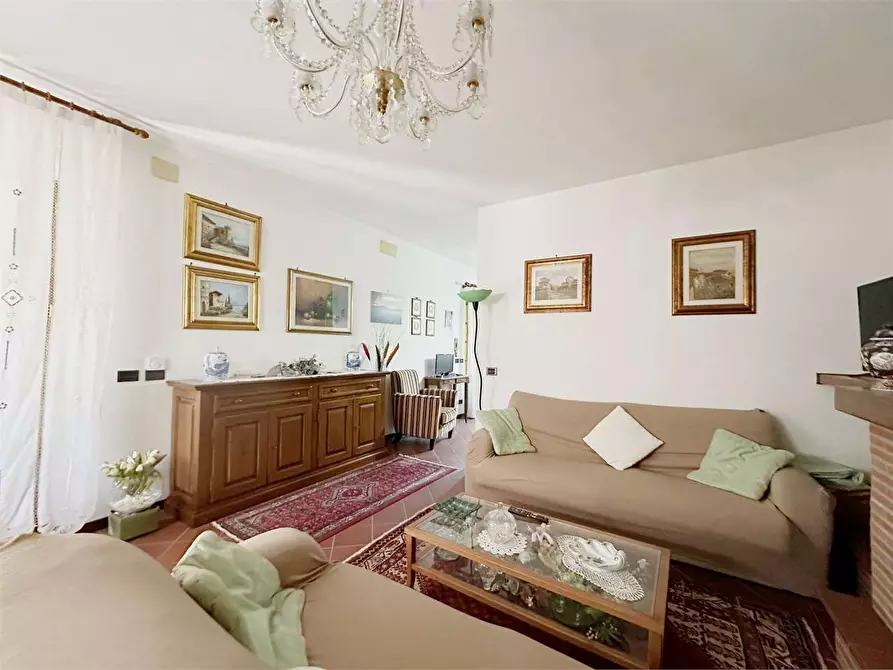 Immagine 4 di Porzione di casa in vendita  in Lappato  a Capannori