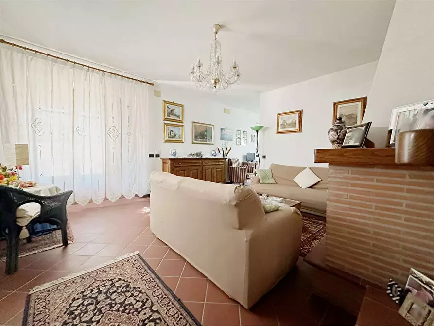 Immagine 5 di Porzione di casa in vendita  in Lappato  a Capannori