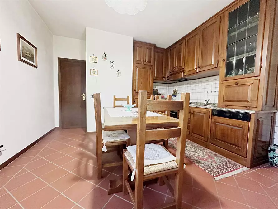 Immagine 8 di Porzione di casa in vendita  in Lappato  a Capannori