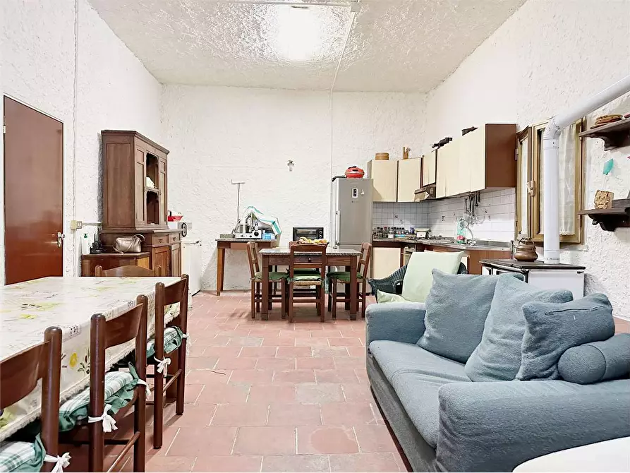 Immagine 27 di Porzione di casa in vendita  in Lappato  a Capannori
