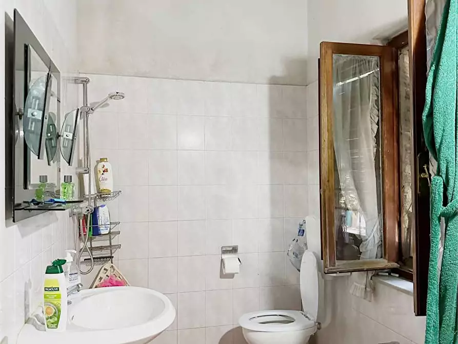 Immagine 29 di Porzione di casa in vendita  in Lappato  a Capannori