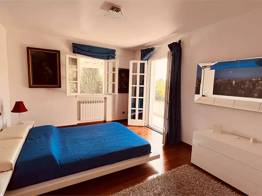 Immagine 14 di Villa in vendita  in monte san quirico a Lucca