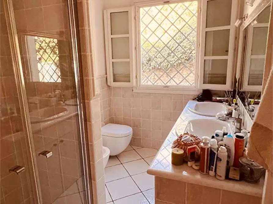 Immagine 15 di Villa in vendita  in monte san quirico a Lucca