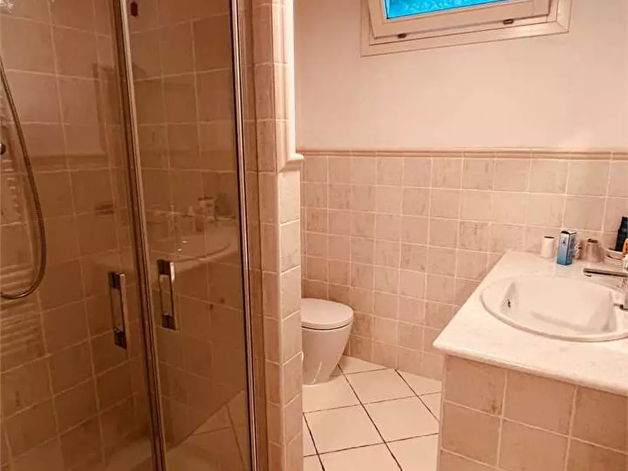 Immagine 13 di Villa in vendita  in monte san quirico a Lucca