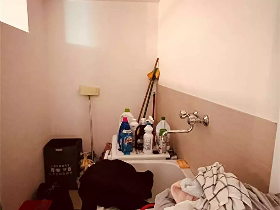 Immagine 25 di Villa in vendita  in monte san quirico a Lucca