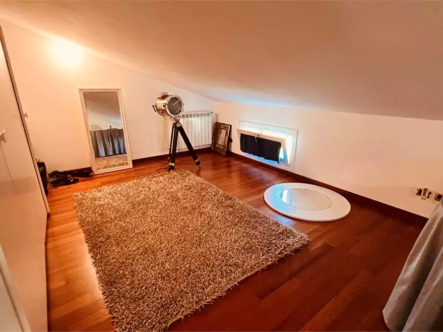 Immagine 19 di Villa in vendita  in monte san quirico a Lucca