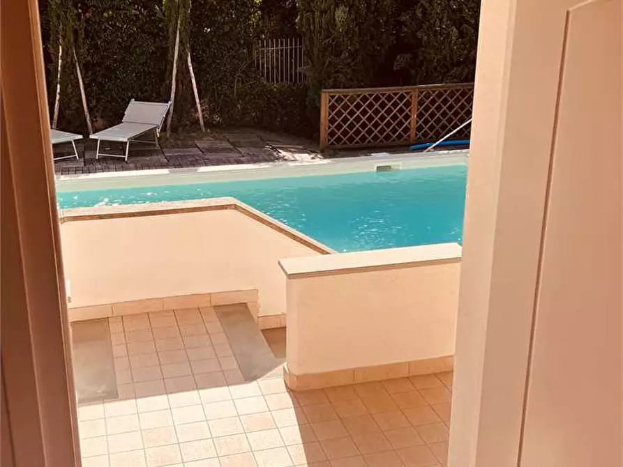 Immagine 8 di Villa in vendita  in monte san quirico a Lucca