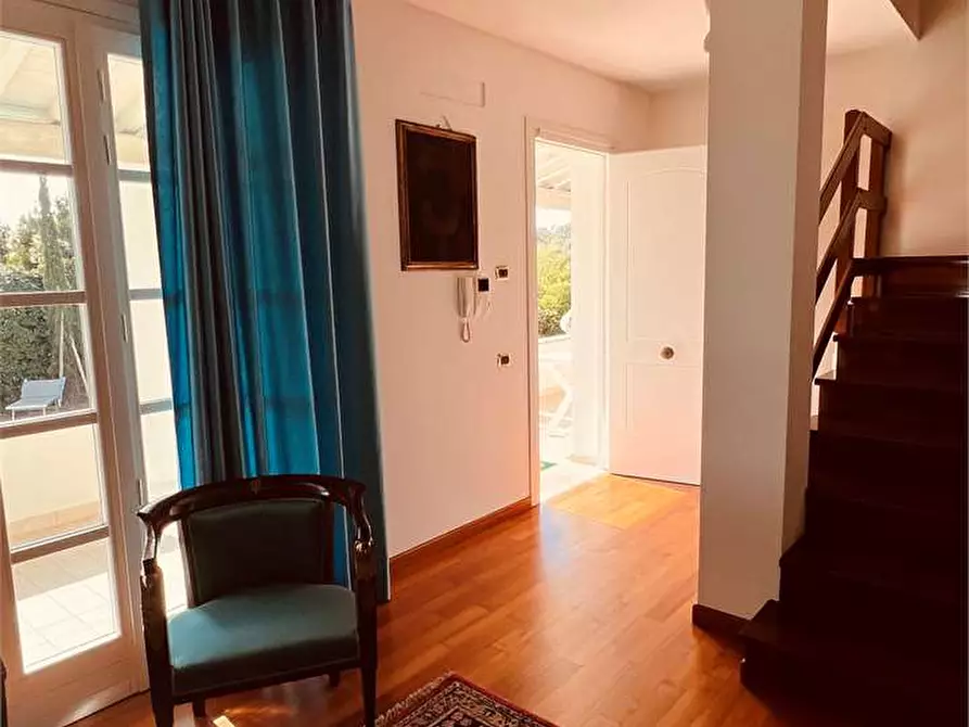 Immagine 9 di Villa in vendita  in monte san quirico a Lucca