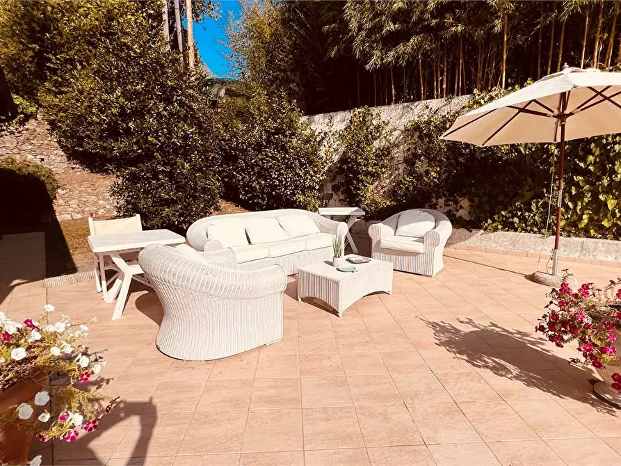 Immagine 7 di Villa in vendita  in monte san quirico a Lucca