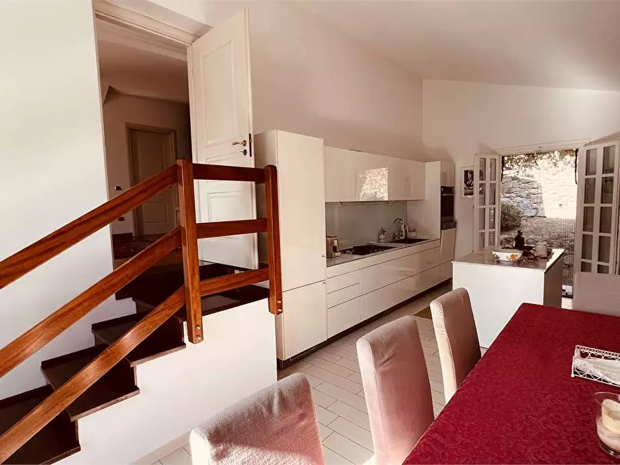 Immagine 11 di Villa in vendita  in monte san quirico a Lucca