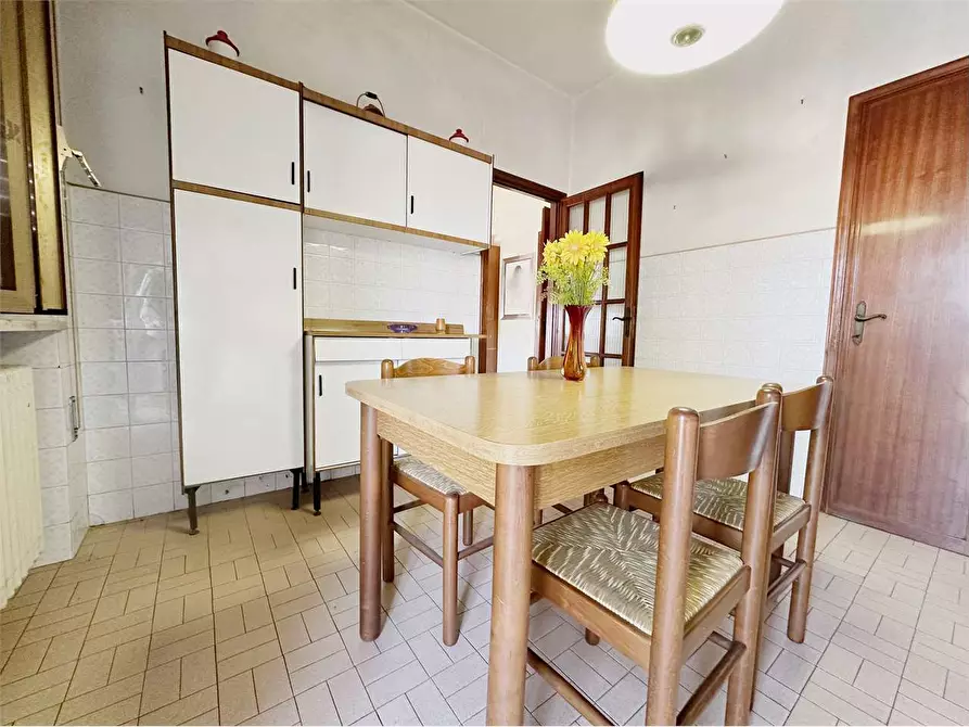 Immagine 5 di Villa in vendita  in Lammari  a Capannori