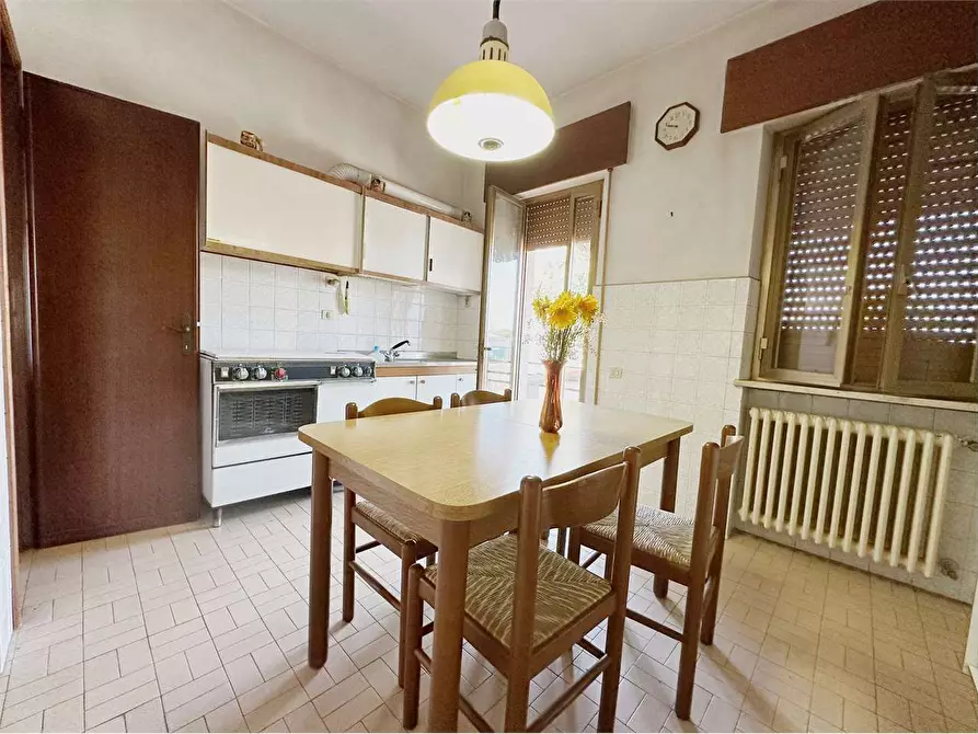 Immagine 6 di Villa in vendita  in Lammari  a Capannori