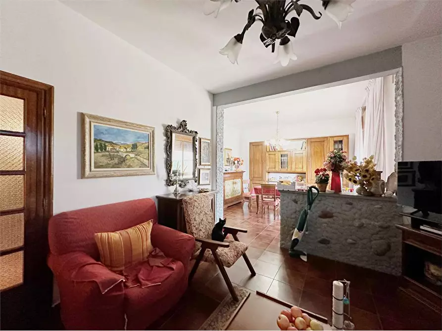 Immagine 15 di Villa in vendita  in Lammari  a Capannori