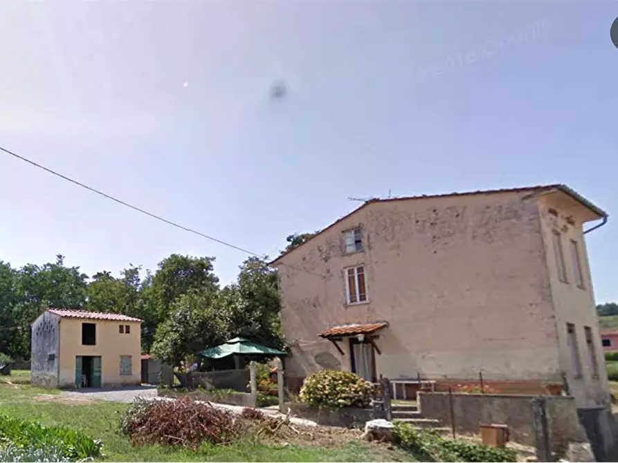 Immagine 1 di Rustico / casale in vendita  in via giuseppe giusti a Capannori