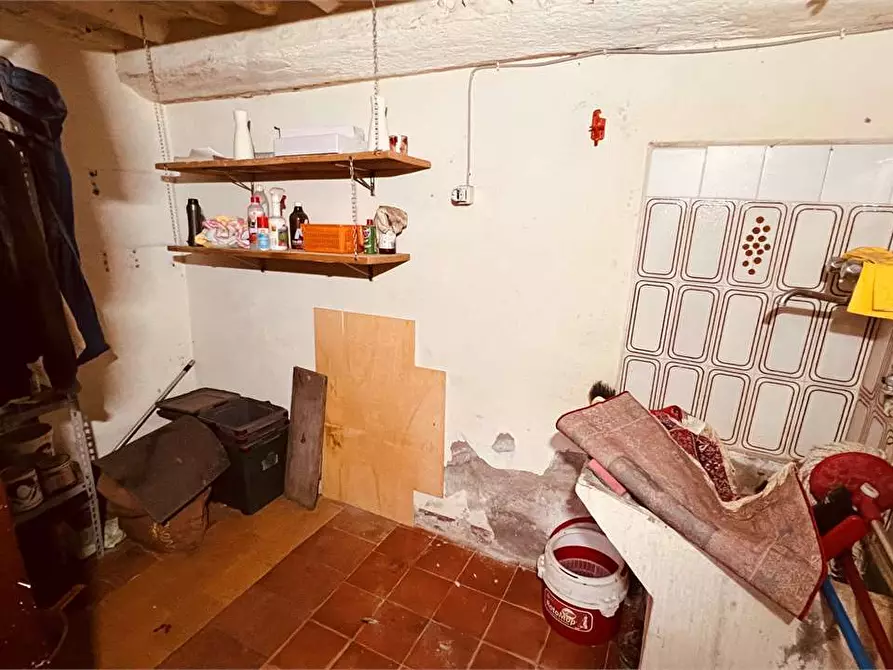 Immagine 25 di Porzione di casa in vendita  in Via del brennero a Lucca