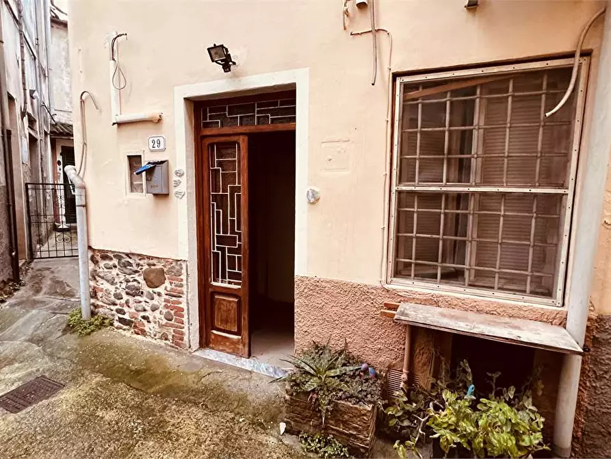 Immagine 16 di Porzione di casa in vendita  in Via del brennero a Lucca