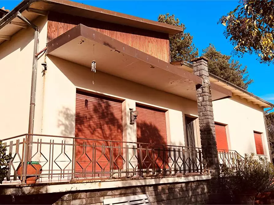 Immagine 1 di Villa in vendita  in Marlia a Capannori