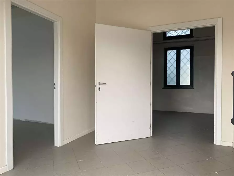 Immagine 14 di Laboratorio in affitto  in via delle ville  493 a Capannori