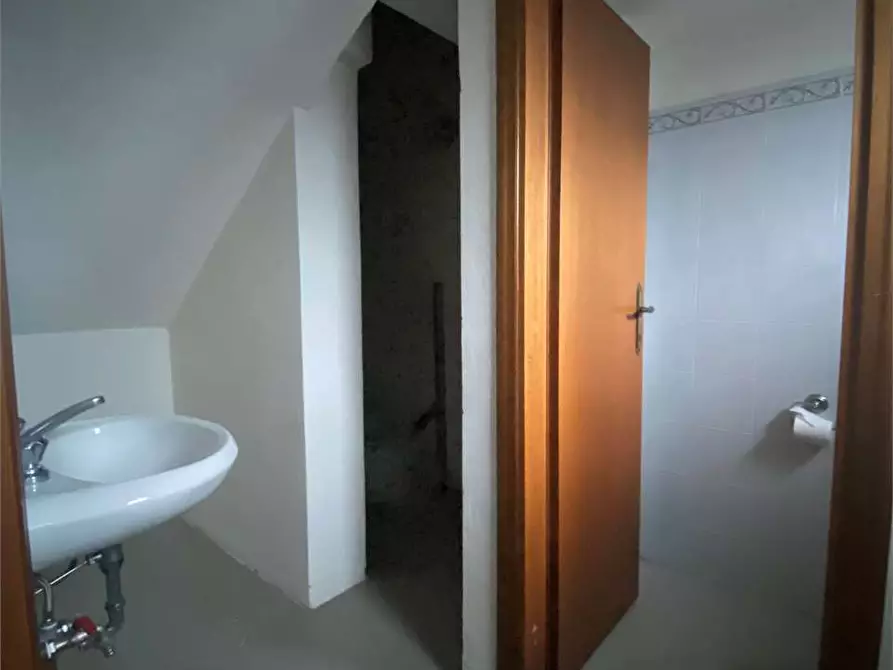 Immagine 17 di Laboratorio in affitto  in via delle ville  493 a Capannori