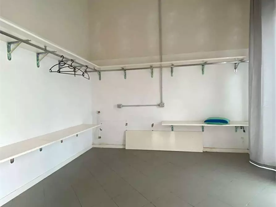 Immagine 18 di Laboratorio in affitto  in via delle ville  493 a Capannori