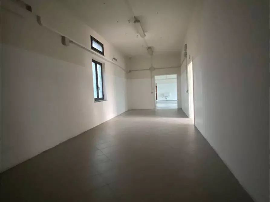 Immagine 19 di Laboratorio in affitto  in via delle ville  493 a Capannori