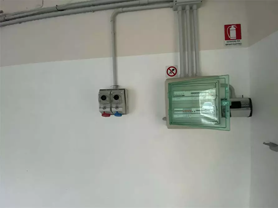 Immagine 23 di Laboratorio in affitto  in via delle ville  493 a Capannori