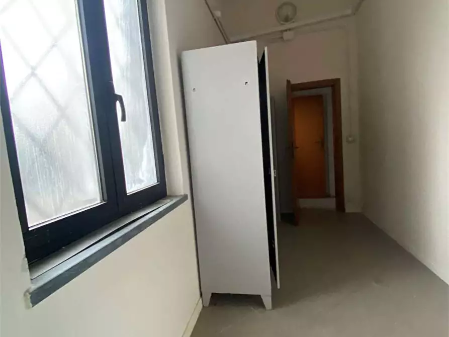 Immagine 24 di Laboratorio in affitto  in via delle ville  493 a Capannori